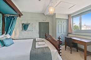 The Ancient Gatehouse Hotel