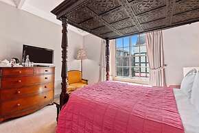 The Ancient Gatehouse Hotel