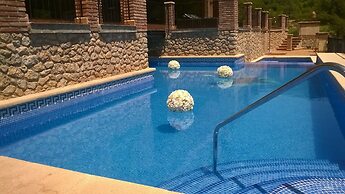 La Figuerola Hotel & Restaurant
