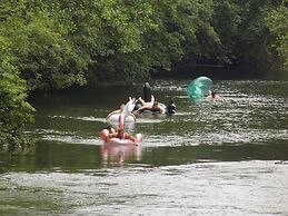 Bickleigh Castle Hotel