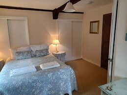 Bickleigh Castle Hotel