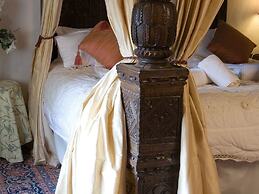 Bickleigh Castle Hotel