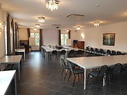 Logis _ Hotel Restaurant La Sapiniere