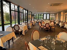 Logis _ Hotel Restaurant La Sapiniere