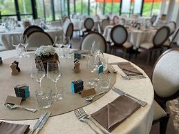 Logis _ Hotel Restaurant La Sapiniere