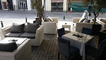 Livadhiotis City Hotel