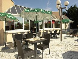 Brit Hotel Orléans St Jean de Braye - L'Antarès