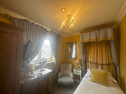 Albert & Victoria Guest House