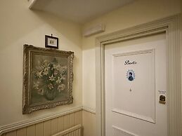 Albert & Victoria Guest House