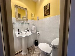 Albert & Victoria Guest House