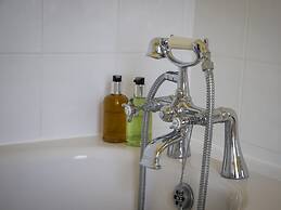 Albert & Victoria Guest House