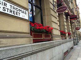 Sir Thomas Hotel