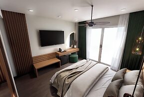 Hotel Parasol by Dorobe