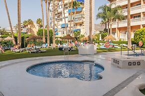 Hotel Parasol by Dorobe