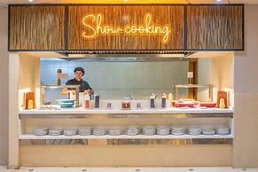 Hotel Parasol by Dorobe