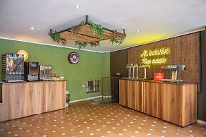 Hotel Parasol by Dorobe