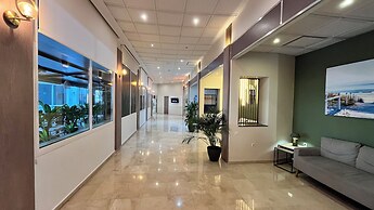 Hotel Parasol by Dorobe