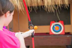 Hotel Parasol by Dorobe