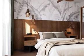 Hotel Parasol by Dorobe