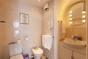 Hubert House Guesthouse
