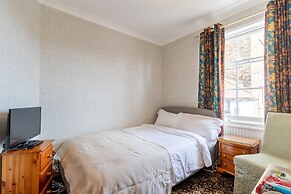 Hubert House Guesthouse