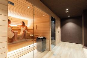Golden Tree Hotel