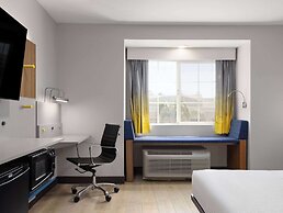 Microtel Inn & Suites by Wyndham Tracy