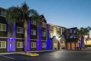 Microtel Inn & Suites by Wyndham Tracy