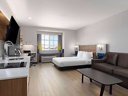 Microtel Inn & Suites by Wyndham Tracy