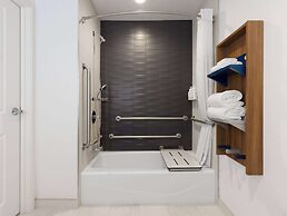 Microtel Inn & Suites by Wyndham Tracy