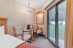 Meadowmere Resort