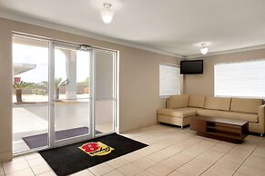 Super 8 by Wyndham Lake Charles Northeast