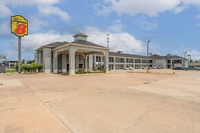 Super 8 by Wyndham Lake Charles Northeast