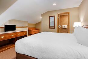 Mountain Edge Suites at Sunapee, an Ascend Collection Hotel