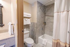 Six Flags Great Escape Lodge & Indoor Waterpark