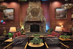 Six Flags Great Escape Lodge & Indoor Waterpark