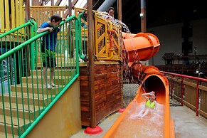 Six Flags Great Escape Lodge & Indoor Waterpark