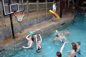 Six Flags Great Escape Lodge & Indoor Waterpark