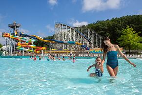 Six Flags Great Escape Lodge & Indoor Waterpark