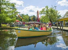 Six Flags Great Escape Lodge & Indoor Waterpark