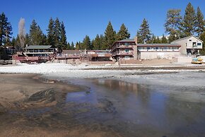 Crown Motel