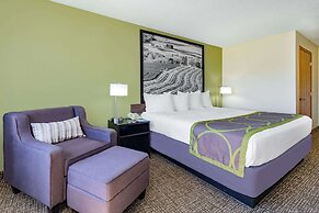 Super 8 by Wyndham Emmetsburg