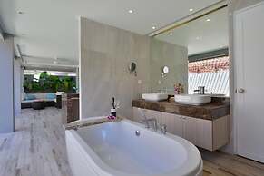 Twin Lotus Resort and Spa - ADULT ONLY