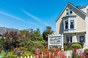 Headlands Inn Bed & Breakfast