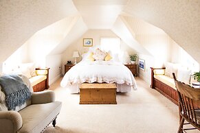 Headlands Inn Bed & Breakfast