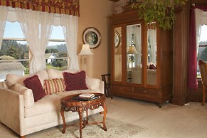 Headlands Inn Bed & Breakfast