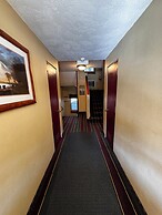 Rugged Country Lodge