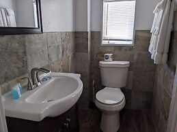 Stone Mountain Lodge and Cabins