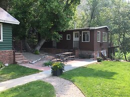 Stone Mountain Lodge and Cabins