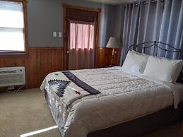 Stone Mountain Lodge and Cabins